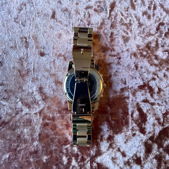 Michael Kors Woman’s Watch - Picture 8 of 10